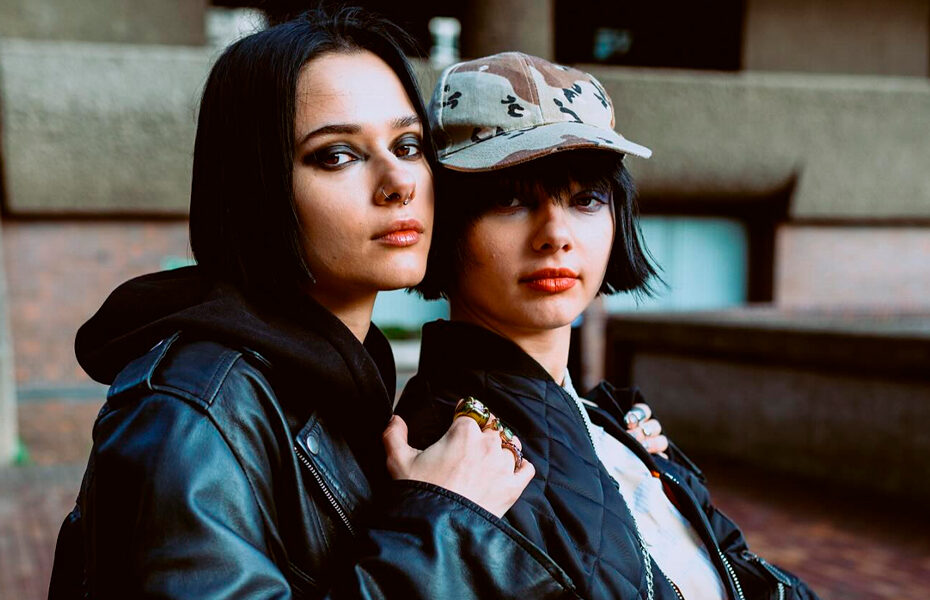 BLOOM TWINS