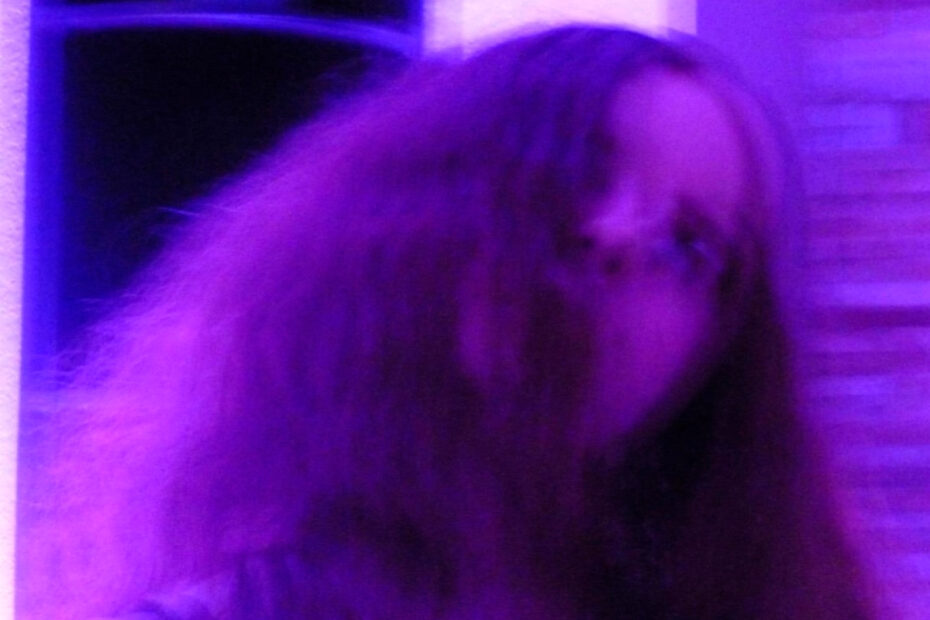 SARA DIANA / “all up in my head”