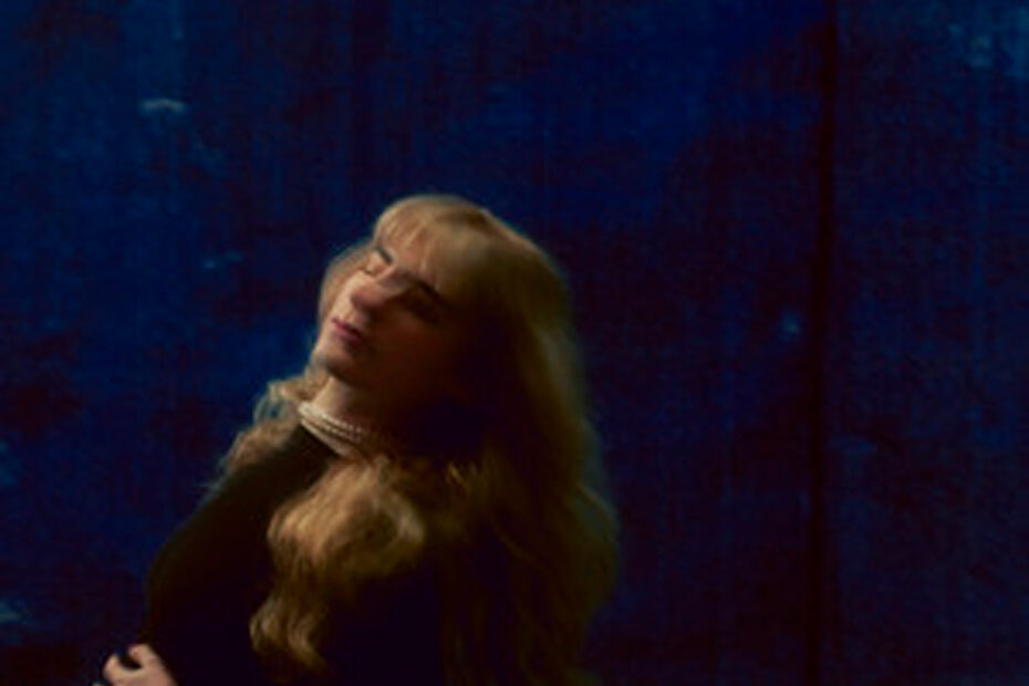 MARY MIDDLEFIELD / “Bite Me”