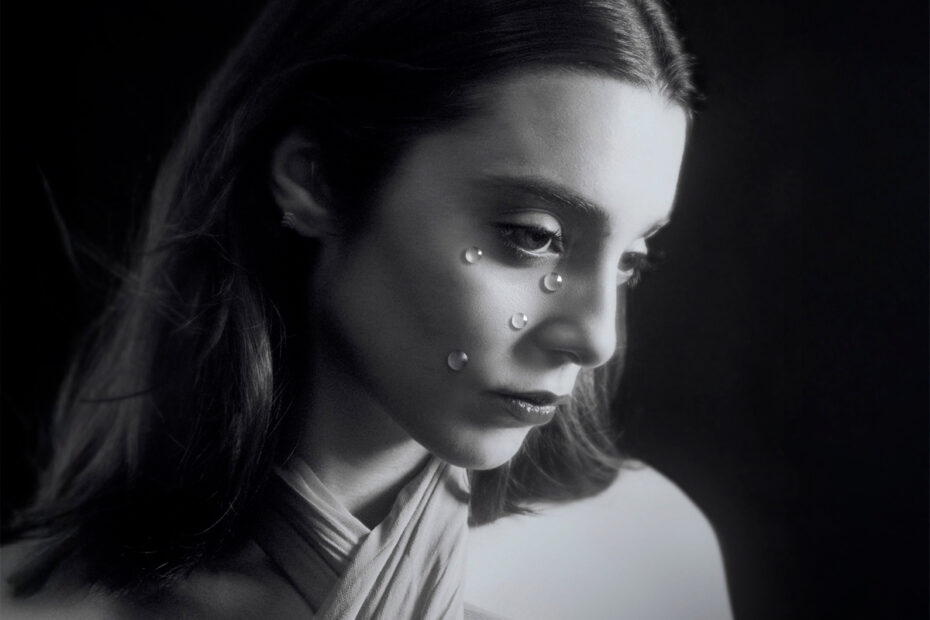 ANANYA / “Man Ray”
